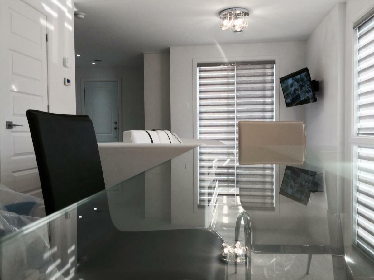 Luxury Two Story Villa Unit A 拉瓦尔 外观 照片