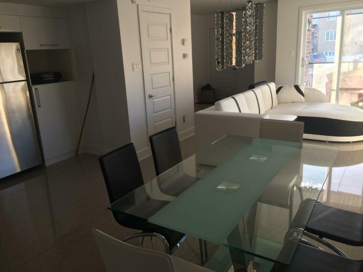 Luxury Two Story Villa Unit A 拉瓦尔 外观 照片