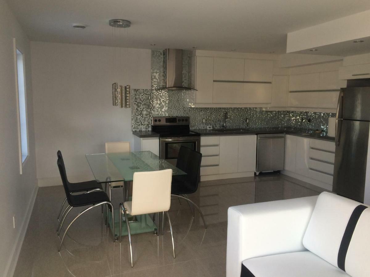 Luxury Two Story Villa Unit A 拉瓦尔 外观 照片
